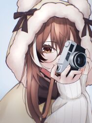 1girl absurdres animal_hood bear_hood black_choker blue_background brown_capelet brown_eyes brown_hair brown_ribbon camera capelet choker crossed_bangs fingernails fur_trim glasses highres holding holding_camera hololive hololive_english hood hood_up long_hair looking_at_viewer multicolored_hair nanashi_mumei nanashi_mumei_(casual) ribbon round_eyewear saltdcrmell sleeves_past_wrists streaked_hair sweater virtual_youtuber white_sweater