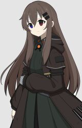 1girl arm_at_side bandaged_hand bandaged_head bandages bangs_pinned_back blue_eyes brown_coat brown_hair closed_mouth coat collared_dress cowboy_shot dot_nose dress green_shirt green_skirt hair_ornament hairpin heterochromia highres holding_own_arm hood hood_down hooded_coat light_frown long_hair looking_at_viewer marfusha_(sentinel_girls) open_clothes open_coat orange_brooch red_eyes sentinel_girls shirt simple_background sironuigurumi skirt solo v-shaped_eyebrows very_long_hair white_background