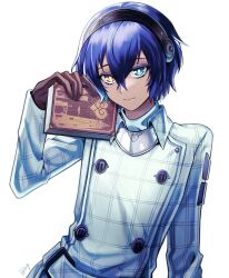 Rule 34 | 1boy, absurdres, bbing (kurabe juro), black gloves, black hairband, blue eyes, blue hair, book, buttons, closed mouth, dark-skinned male, dark skin, gloves, hair between eyes, hairband, heterochromia, highres, holding, holding book, jacket, long sleeves, looking at viewer, male focus, metaphor: refantazio, protagonist (metaphor: refantazio), short hair, simple background, smile, solo, white background, white jacket, yellow eyes