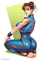 1girl alternate_costume ass bodysuit brown_hair capcom chun-li crop_top double_bun earrings feet female_focus gradient_background hair_bun highres jewelry kneeling looking_back reiq sitting smile solo stirrup_legwear street_fighter toeless_legwear toes