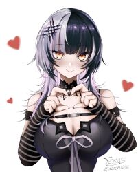 1girl black_arm_warmers black_choker black_dress black_hair black_nails breasts chest_belt choker cleavage dress four-finger_heart_hands gloryaldelly gloves grey_hair hair_ornament heart heart_hands highres hololive hololive_english lace lace-trimmed_choker lace_choker lace_trim large_breasts long_hair looking_at_viewer multicolored_hair shiori_novella shiori_novella_(1st_costume) simple_background smile solo split-color_hair striped_arm_warmers striped_clothes striped_gloves two-tone_hair virtual_youtuber white_background yellow_eyes