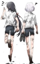 10s 2boys ahoge barefoot black_hair dirty dirty_clothes dirty_feet feet from_behind highres honebami_toushirou komiya_harumoto long_hair male_focus multiple_boys namazuo_toushirou pants pants_rolled_up shoes unworn_shoes sleeves_rolled_up squiggle touken_ranbu very_long_hair walking white_hair