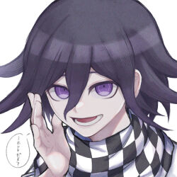 1boy :d black_hair checkered_neckerchief danganronpa_(series) danganronpa_v3:_killing_harmony hand_up inukai_(inuuowoukai) lower_teeth_only neckerchief oma_kokichi open_mouth pink_eyes short_hair simple_background smile solo speech_bubble teeth translation_request white_background