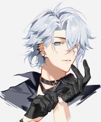 1boy adjusting_clothes adjusting_gloves antenna_hair black_choker black_gloves black_shirt blue_eyes choker earclip gloves highres honkai:_star_rail honkai_(series) looking_at_viewer male_focus parted_bangs phainon_(fashion)_(honkai:_star_rail) phainon_(honkai:_star_rail) shirt short_hair simple_background solo suirandanshihao white_background white_hair