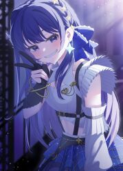 09041231 1girl backstage colored_inner_hair highres idol_clothes idolmaster idolmaster_va-liv kamizuru_cosmo multicolored_hair navel smile sweat two-tone_hair v virtual_youtuber