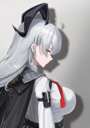 1girl absurdres ahoge arm_pouch black_horns black_jacket breasts closed_mouth commentary commonalty drop_shadow earrings from_behind highres horns jacket jacket_on_shoulders jewelry key_earrings large_breasts looking_at_viewer red_eyes shirt solo white_hair white_shirt wuthering_waves zani_(wuthering_waves)