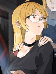 2girls ahoge bespectacled black_choker black_shirt blonde_hair bocchi_the_rock! breasts choker collarbone commentary_request detached_ahoge funi_mu9 glasses hand_on_another&#039;s_shoulder highres ijichi_nijika ijichi_seika indoors long_hair medium_breasts multiple_girls parted_lips red_eyes round_eyewear shirt siblings sisters upper_body