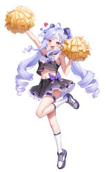 1girl ahoge alternate_costume arm_up bare_arms bare_shoulders black_shirt black_skirt bow breasts cheerleader crop_top crop_top_overhang fang full_body hair_bow hand_up heart heart-shaped_pupils highres holding holding_pom_poms kneehighs leg_up long_hair looking_at_viewer midriff miniskirt mole mole_under_eye navel nay open_mouth pom_pom_(cheerleading) pom_poms purple_hair ringlets shirt shoes simple_background skirt sleeveless sleeveless_shirt small_breasts smile sneakers socks solo stomach symbol-shaped_pupils thigh_strap twintails very_long_hair vivian_banshee white_background white_socks zenless_zone_zero
