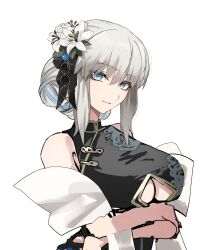 1girl blue_eyes chinese_clothes fate/grand_order fate_(series) hair_between_eyes hair_ornament highres long_hair looking_at_viewer morgan_le_fay_(fate) shibao_aoyama simple_background smile solo white_background white_hair