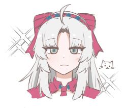 1girl ahoge aqua_eyes bow carlotta_(wuthering_waves) closed_mouth commentary_request grey_hair hair_bow hairband long_hair looking_at_viewer parted_bangs pink_bow pink_hairband simple_background smile solo sparkle straight-on striped_bow tenrino white_background wuthering_waves
