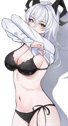 1girl absurdres alternate_costume bikini black_bikini black_horns breasts cleavage clothes_lift commentary cowboy_shot curled_horns hair_between_eyes highres horns kisagii large_breasts long_hair long_shirt looking_at_viewer navel red_eyes shirt shirt_lift side-tie_bikini_bottom solo stomach swimsuit white_hair white_shirt wuthering_waves zani_(wuthering_waves)