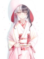 1girl alternate_costume black_hair black_nails closed_mouth folded_fan folding_fan hair_ribbon hand_fan highres holding holding_fan hololive hololive_english japanese_clothes kimono long_hair multicolored_hair pink_kimono red_ribbon ribbon shiori_novella shiromuku smile solo split-color_hair tsukito_5555 two-tone_hair uchikake virtual_youtuber white_hair yellow_eyes yukata