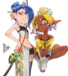2girls bare_arms bare_shoulders black_bra black_shorts blonde_hair blue_hair bra cephalopod_eyes chest_sarashi closed_mouth colored_extremities colored_eyelashes crop_top dark-skinned_female dark_skin earrings fangs fangs_out flat_chest frye_(splatoon) frye_(splatoon_raiders) gam_(99jellys) gradient_hair hair_bun hair_over_one_eye horizontal_pupils inkling invisible_chair jewelry long_eyelashes long_pointy_ears looking_at_viewer medium_hair midriff miniskirt multicolored_hair multiple_girls narrow_waist navel nintendo octoling off-shoulder_shirt off_shoulder official_alternate_costume one_eye_covered parted_bangs pointy_ears purple_hair red_eyes sandals sarashi shawl shirt shiver_(splatoon) shiver_(splatoon_raiders) shorts shorts_under_skirt single_hair_bun sitting skirt smile socks splatoon_(series) splatoon_raiders tentacle_hair thighhighs torn_clothes torn_skirt underwear white_sandals white_skirt white_socks yellow_eyes yellow_shawl
