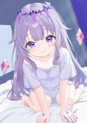 1girl alternate_costume artexyan blush colored_inner_hair grey_hair hair_flaps hand_jewel highres hololive hololive_english jewel_under_eye koseki_bijou multicolored_hair pink_hair purple_eyes shirt smile solo virtual_youtuber white_shirt