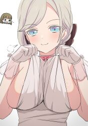 2girls :3 absurdres blue_eyes breast_envy breasts brown_hair ceras_yanagida_lilienfeld ceras_yanagida_lilienfeld_(16th_birthday) chibi chibi_inset closed_mouth commentary dress dress_tug frilled_gloves frills gloves grey_hair highres kachimachi_kosuzu large_breasts link!_like!_love_live! love_live! multiple_girls short_hair side_ahoge sideboob simple_background sleeveless sleeveless_dress smile solo_focus upper_body virtual_youtuber white_background white_dress white_gloves wilted_ahoge zanpon