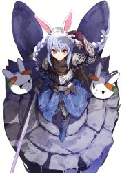 &gt;:( 1girl animal_ears armor belt blue_hair braid breastplate carrot_hair_ornament cloak dagger elden_ring elden_ring_nightreign floating_hair food-themed_hair_ornament from_above gauntlets hair_ornament hand_up highres holding holding_sword holding_weapon hololive knife long_hair multicolored_hair pauldrons pekomon_(usada_pekora) rabbit_ears scale_armor sheath sheathed short_eyebrows shoulder_armor smile sword taka.yana twin_braids two-tone_hair usada_pekora v-shaped_eyebrows virtual_youtuber weapon white_hair yellow_eyes