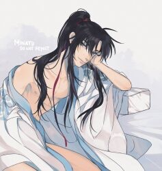 1boy abs ahoge alternate_costume artist_name bare_legs bare_pectorals bed_sheet bishounen black_hair chinese_clothes closed_mouth collarbone commentary english_commentary grey_eyes hair_ribbon hand_on_own_face hanfu head_rest head_tilt implied_yaoi long_hair looking_at_viewer male_focus minataka94 modao_zushi naked_robe nipples off_shoulder on_bed open_clothes open_robe partially_undressed pectorals pillow ponytail red_ribbon ribbon robe robe_partially_removed sidelocks simple_background single_bare_shoulder sitting smile solo wei_wuxian white_hanfu