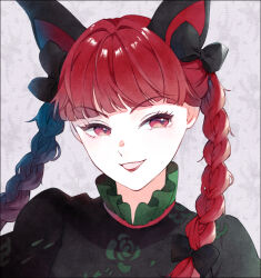 1girl animal_ears black_bow bow cat_ears commentary_request extra_ears floral_print frilled_shirt_collar frills grey_background grin hair_bow kaenbyou_rin konruri_blue long_hair looking_to_the_side multiple_hair_bows pale_skin partial_commentary puffy_sleeves red_eyes red_hair red_lips rose_print smile solo touhou upper_body