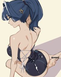1girl alternate_costume ass barefoot bikini black_bikini blue_eyes blue_hair breasts closed_mouth hair_intakes hair_ornament highres hololive hololive_english large_breasts light_smile ouro_kronii pomuya ponytail sitting solo swimsuit virtual_youtuber x_hair_ornament yokozuwari