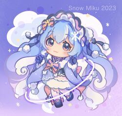 1girl :3 black_gloves black_shoes blue_hair blue_kimono bow chibi closed_mouth commentary_request crescent fur-trimmed_gloves fur_trim gloves hair_between_eyes hatsune_miku highres japanese_clothes kimono long_hair long_sleeves looking_at_viewer moko39_takasora pink_eyes purple_eyes shoes snowflakes solo striped_bow thighhighs very_long_hair vocaloid white_thighhighs wide_sleeves yuki_miku yuki_miku_(2023)
