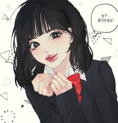 1girl akagi_haruko akagi_haruko_(cosplay) b_xbnh black_hair blunt_bangs commentary_request cosplay eunha_(gfriend) eyelashes gfriend highres k-pop korean_commentary korean_text looking_at_viewer medium_hair pink_lips real_life school_uniform shirt slam_dunk_(series) smile solo translation_request triangle upper_body viviz white_shirt