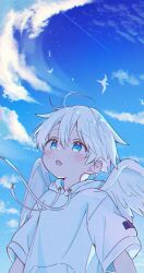 1boy animal artist_name bird blue_eyes blush child cloud commentary_request contrail cropped dated dot_nose double-parted_bangs drawstring far_tarooo feathered_wings flying hair_between_eyes highres hood hood_down hoodie kuro_(far_tarooo) looking_up male_focus open_mouth original short_hair short_sleeves sky solo upper_body white_hoodie white_wings wings