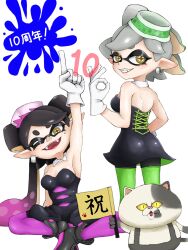 +_+ 1boy 2025 2girls anniversary ass black_dress black_hair black_jumpsuit bow-shaped_hair callie_(splatoon) callie_(squid_sisters_outfit)_(splatoon) cat collar colored_sclera cousins detached_collar dress fangs food food_on_head gloves gradient_hair green_pantyhose grey_fur grey_hair highres index_finger_raised inkling judd_(splatoon) jumpsuit long_hair marie_(splatoon) marie_(squid_sisters_outfit)_(splatoon) mole mole_under_eye multicolored_hair multiple_girls nintendo object_on_head ok_sign one_eye_closed pantyhose pantyhose_under_shorts pink_pantyhose pointy_ears sheoknight short_dress short_jumpsuit shorts shorts_under_dress smile splatoon_(series) strapless strapless_dress strapless_jumpsuit sushi swept_bangs tentacle_hair twintails two-tone_fur unitard updo white_collar white_fur white_gloves yellow_eyes yellow_sclera