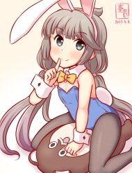 1girl alternate_costume animal_ears artist_logo bare_shoulders blue_leotard blush bokukawauso bow bowtie brown_background brown_pantyhose covered_navel dated detached_collar fake_animal_ears gradient_background green_eyes grey_hair kanon_(kurogane_knights) kantai_collection leotard logo long_hair looking_at_viewer mikura_(kancolle) one-hour_drawing_challenge otter pantyhose playboy_bunny rabbit_ears strapless strapless_leotard stuffed_toy traditional_bowtie twintails wrist_cuffs