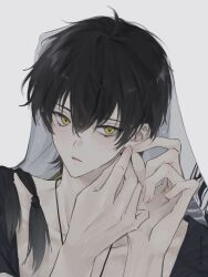 1boy absurdres arms_up black_hair black_shirt collarbone driverirp grey_background hair_between_eyes highres jewelry looking_to_the_side male_focus male_rover_(wuthering_waves) necklace rover_(wuthering_waves) sanpaku shirt sideways_glance simple_background solo upper_body wuthering_waves yellow_eyes