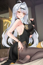 1girl alternate_costume ass backless_dress backless_outfit black_dress black_gloves black_pantyhose blush bracelet breasts china_dress chinese_clothes commentary_request dress fingerless_gloves gloves hair_ornament hairclip highres impossible_clothes impossible_dress indoors jewelry large_breasts looking_at_viewer looking_back matrix16 on_bed open_mouth pantyhose single_fingerless_glove sitting solo wariza white_hair yellow_eyes yixuan_(zenless_zone_zero) zenless_zone_zero