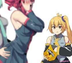 3girls :t akita_neru antenna_hair aqua_eyes aqua_hair armpit_crease bag bare_shoulders black_skirt black_sleeves breasts buttons detached_sleeves doritos drill_hair eating grey_shirt hand_on_another&#039;s_ass hands_on_own_face hatsune_miku highres hinghoi kasane_teto kasane_teto_(utau) looking_at_another medium_breasts multiple_girls neckerchief plastic_bag red_hair shirt simple_background skirt triple_baka_(vocaloid) twin_drills utau vocaloid white_background yellow_neckerchief yuri