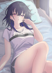 1girl black_hair blue_hair blush earrings grey_shorts highres ichinose_uruha inumugi jewelry looking_at_viewer lying multicolored_hair on_back on_bed open_mouth pillow purple_eyes shirt shorts solo streaked_hair t-shirt two-tone_hair virtual_youtuber vspo! white_shirt
