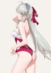 1girl absurdres ahoge ass bare_shoulders bow breasts carlotta_(splashing_summer)_(wuthering_waves) carlotta_(wuthering_waves) casual_one-piece_swimsuit clothes_pull commentary_request cowboy_shot earrings grey_hair hair_bow highres jewelry long_hair looking_at_viewer medium_breasts official_alternate_costume one-piece_swimsuit one-piece_swimsuit_pull parted_lips pink_bow pink_one-piece_swimsuit shoulder_blades sidelocks smile solo swimsuit tacet_mark_(wuthering_waves) thighs very_long_hair wuthering_waves yizi_(yizi_official)