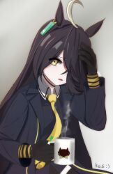 1girl absurdres ahoge ak_kes animal_ears artist_name black_choker black_coat black_gloves black_hair black_shirt choker coat collared_shirt cup ear_tag earrings frown furrowed_brow gloves grey_background grey_hair hair_over_one_eye hand_on_own_face hand_up highres horse_ears horse_girl jewelry long_hair long_sleeves manhattan_cafe_(umamusume) mug multicolored_hair necktie parted_lips shirt signature simple_background single_earring solo steam umamusume very_long_hair yellow_eyes yellow_necktie