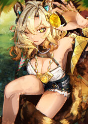 1girl ;) against_tree animal_ear_fluff animal_ears bare_shoulders blonde_hair blue_shorts breasts cleavage commentary_request crop_top cutoffs denim denim_shorts feet_out_of_frame fingernails gem genshin_impact geo_symbol_(genshin_impact) gold_nails green_eyes hair_between_eyes hand_up haruna_(hrnrnh) highres holding holding_gem jaguar_ears jaguar_girl jaguar_tail large_breasts leaning long_fingernails long_hair looking_at_viewer nail_polish one_eye_closed short_shorts shorts smile solo tail tree vision_(genshin_impact) xilonen_(genshin_impact) yellow_gemstone