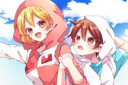 Rule 34 | 1boy, 1girl, :d, amamiya hibiya, blonde hair, blue shirt, blue sky, blush, brown eyes, brown hair, cloud, commentary request, day, double-parted bangs, hair between eyes, holding hands, hood, hood up, hooded vest, hoodie, interlocked fingers, kagerou project, kaho 0102, kisaragi momo, long sleeves, open mouth, outdoors, outstretched arm, red hoodie, shirt, short hair, short sleeves, sky, smile, upper body, vest, white vest, yellow eyes