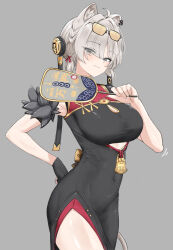 1girl absurdres ahoge alternate_costume animal_ear_piercing animal_ears bare_shoulders black_dress black_gloves braid breasts china_dress chinese_clothes closed_mouth clothing_cutout commentary_request cosplay covered_navel cowboy_shot cutout_above_navel dress eyewear_on_head fingerless_gloves fingernails folding_fan gloves grey_background grey_eyes grey_hair hair_bun hair_ornament hand_fan hand_on_own_hip highres holding holding_fan hololive large_breasts lion_ears lion_girl lion_tail long_sidelocks medium_hair orange-tinted_eyewear pelvic_curtain piercing shishiro_botan side_slit sidelocks simple_background single_fingerless_glove smirk solo sunglasses sweety_(zenless_zone_zero) sweety_(zenless_zone_zero)_(cosplay) tail tinted_eyewear tuanshan twintails underboob_cutout virtual_youtuber yellow-tinted_eyewear zenless_zone_zero zexalmike