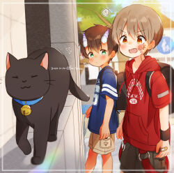 ! 2boys :3 ? absurdres animal armband backpack bag bell black_armband black_bag black_cat black_shorts blue_collar blue_shirt blush brown_hair brown_shorts cat closed_eyes collar commentary_request dai_(far_tarooo) dated demon_horns dot_nose double-parted_bangs facial_mark far_tarooo feet_out_of_frame green_eyes hair_between_eyes highres hood hood_down hoodie horns looking_at_animal looking_at_another male_focus multiple_boys neck_bell open_mouth orange_eyes original outdoors print_hoodie print_shirt randoseru red_hoodie rotto_(far_tarooo) shirt shorts sign speech_bubble spoken_exclamation_mark striped_sleeves teeth tree twitter_username upper_teeth_only white_horns