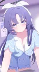 1girl absurdres blue_archive blue_shirt blue_shorts blush breasts closed_mouth fortysansan halo headband highres large_breasts long_hair official_alternate_costume purple_eyes purple_hair shirt shorts smile solo very_long_hair white_headband yuuka_(blue_archive) yuuka_(pajamas)_(blue_archive)