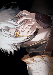 1boy armor black_background black_shirt blood bloody_tears commentary hand_on_own_face highres honkai:_star_rail honkai_(series) male_focus parted_bangs pauldrons phainon_(honkai:_star_rail) shirt short_hair shoulder_armor sideways simple_background single_pauldron solo srro_yo unfinished white_hair yellow_blood yellow_eyes