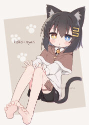 1girl :&lt; animal_ear_fluff animal_ears barefoot black_hair black_ribbon black_shorts black_tail blue_eyes blush bright_pupils brown_background brown_capelet capelet cat_ears cat_girl cat_tail character_name collar collared_shirt commentary_request dress_shirt full_body fur-trimmed_capelet fur_trim grey_collar hair_between_eyes hair_ornament hairclip hands_on_own_knees heterochromia highres hood hood_down hooded_capelet knees_up koko_(ayanepuna) long_sleeves looking_at_viewer medium_hair metal_collar name_tag neck_ribbon original parted_lips paw_print paw_print_background ribbon shirt shorts sitting small_sweatdrop solo tail tail_raised toes triangle_mouth twitter_username white_pupils white_shirt yellow_eyes yuune_(ayanepuna)