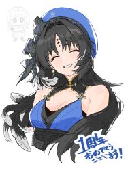 1girl bare_shoulders beret black_hair blue_hat breasts cleavage closed_eyes commentary cropped_torso earrings feather_hair hair_intakes hat highres jewelry large_breasts long_hair looking_at_viewer mole mole_under_eye multicolored_hair simple_background smile solo streaked_hair symbol-only_commentary tacet_mark_(wuthering_waves) translation_request white_background wuthering_waves yangyang_(wuthering_waves) yoshioka_(rockwell_sv)