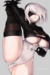 1girl 2b_(nier:automata) artist_name ass black_thighhighs blindfold breasts curvy flexible gluteal_fold highres huge_breasts large_breasts leg_up leotard lips mole mole_under_mouth nier nier:automata nier_(series) noxcuro short_hair signature solo split standing standing_on_one_leg standing_split thick_thighs thighhighs thighs underboob white_background white_hair