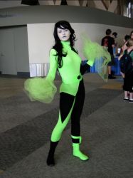 1girl black_hair cosplay disney kim_possible_(series) pale_skin photo_(medium) shego shego_(cosplay)