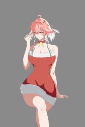 1girl ahoge bare_shoulders beiqiushan bell breasts changli_(wuthering_waves) choker christmas cleavage collarbone crossed_legs dress earrings fur-trimmed_dress fur_trim grey_background hair_ornament highres jewelry large_breasts multicolored_hair neck_bell pink_hair red_choker red_dress santa_costume santa_dress simple_background sitting smile solo white_hair wuthering_waves yellow_eyes