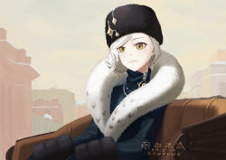 1girl absurdres artist_name black_hat blue_dress braid braided_bun buernia building carriage coat_dress dated dress eternity_(reverse:1999) fine_art_parody fur-trimmed_dress fur-trimmed_sleeves fur_hat fur_trim hair_bun hat hat_ornament highres jewelry light_smile long_sleeves looking_at_viewer multicolored_hair necklace official_alternate_costume outdoors papakha parody portrait_of_an_unknown_woman_(ivan_kramskoy) reverse:1999 signature single_side_bun sitting sky solo swept_bangs turtleneck turtleneck_dress upper_body witch_hat yellow_eyes yellow_sky