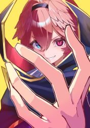 123haruno_oto 1girl black_cape black_hairband blue_eyes cape cosplay geass hair_between_eyes hairband head_wings heterochromia highres hololive long_sleeves looking_at_viewer multicolored_cape multicolored_hair pink_hair pink_wings red_eyes short_hair smile solo takane_lui virtual_youtuber wings yellow_background zero_(code_geass) zero_(code_geass)_(cosplay)