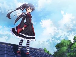 1girl black_eyes black_hair clothes game_cg goth-loli hime_to_majin_to_koi_suru_tamashii_(game) roof rooftop standing twintails