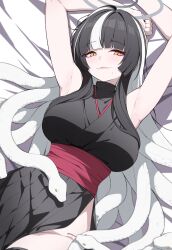 1girl absurdres armpits azami_(blue_archive) black_hair black_kimono blue_archive breasts closed_mouth commentary_request fangs fangs_out hair_intakes highres japanese_clothes kimono large_breasts long_hair looking_at_viewer lying multicolored_hair obi on_back red_sash reia_76 sash side_slit sleeveless sleeveless_kimono slit_pupils smile snake_hair solo streaked_hair two-tone_hair white_hair yellow_eyes