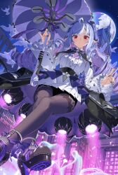 1girl absurdres black_pantyhose black_shoes center_frills drill_hair frills high_heels highres holding holding_umbrella long_hair long_sleeves looking_at_viewer mole mole_under_eye multicolored_hair night night_sky nik_ibi pantyhose parasol parted_bangs patterned_legwear pointy_ears purple_hair red_eyes shoes sky solo streaked_hair twin_drills umbrella vivian_banshee white_hair zenless_zone_zero